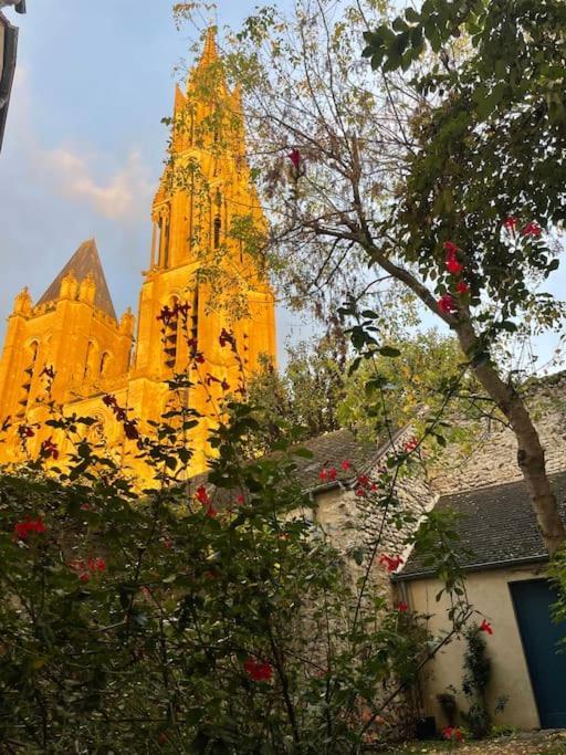Appartement Sur Le Parvis De La Cathedrale Senlis  Bagian luar foto