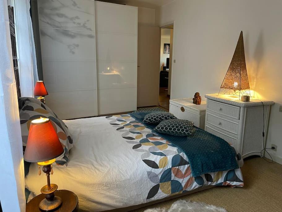 Appartement Sur Le Parvis De La Cathedrale Senlis  Bagian luar foto
