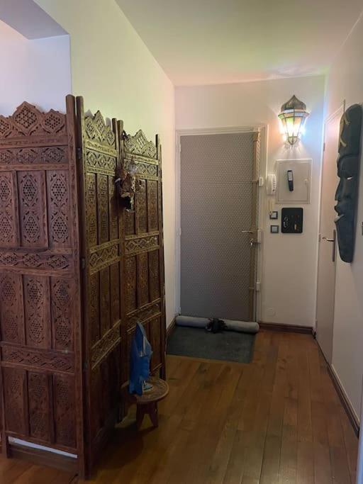 Appartement Sur Le Parvis De La Cathedrale Senlis  Bagian luar foto